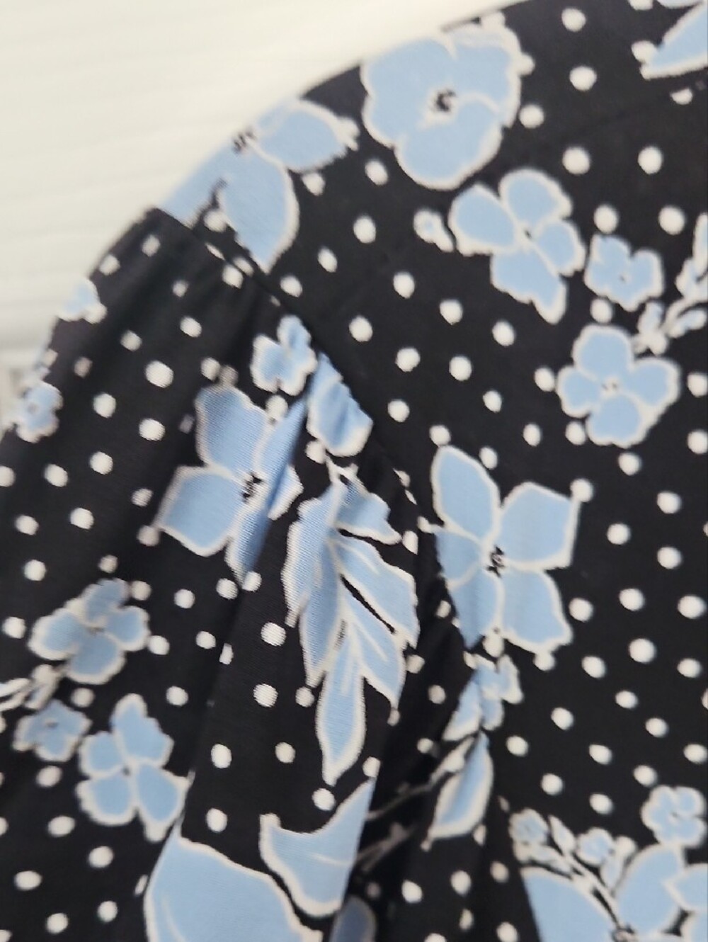 Veronica Beard SILK Black & Light Blue Floral Long-Sleeve Blouse - Picture 3 of 10